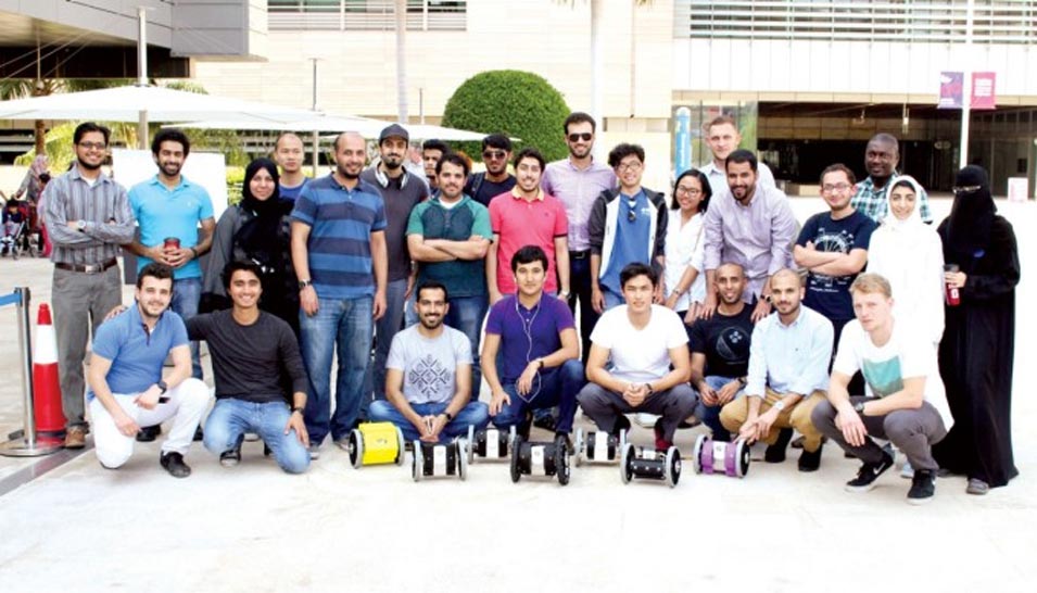 Saudi Aramco Team Shares Robotics Knowledge with KAUST Students